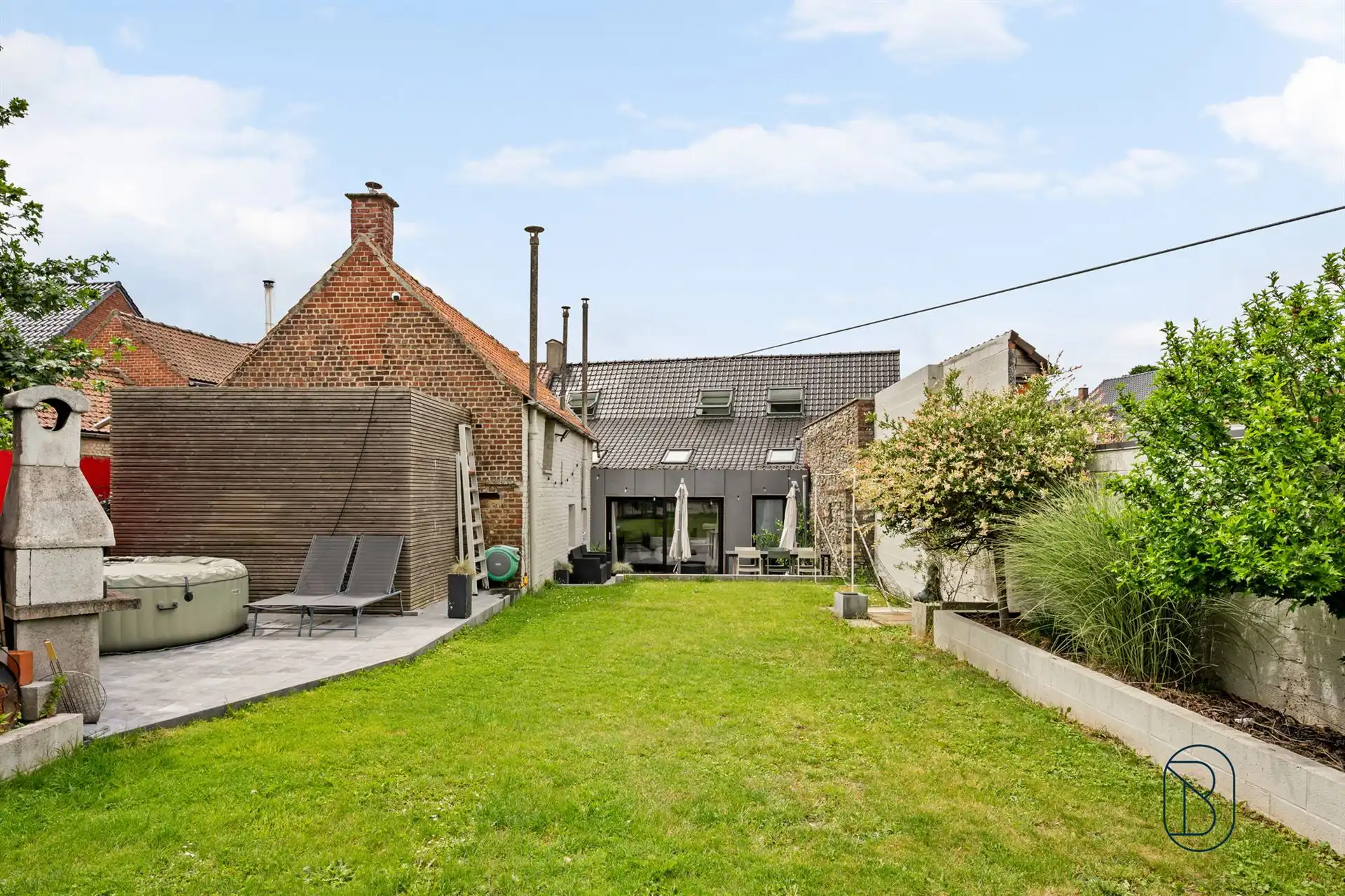 Gerenoveerde woning met tuin en zonnepanelen foto 20
