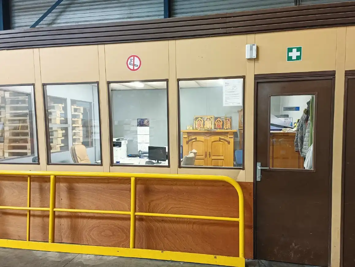 TE HUUR – RUIM MAGAZIJN / BEDRIJFSRUIMTE VAN CA. 1.000 M² IN BRUGGE foto 10
