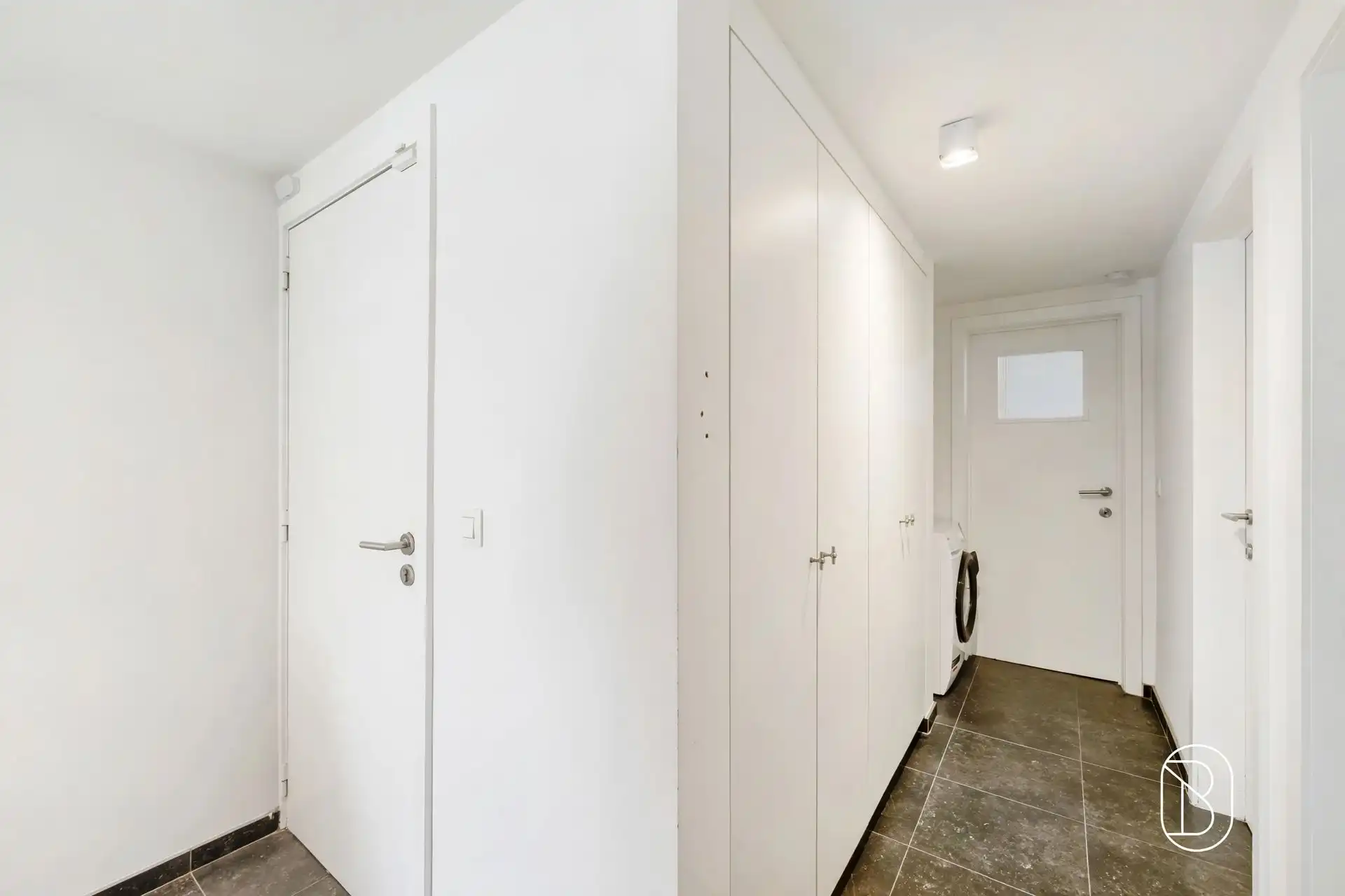 Topgelegen gelijkvloers appartement met 2 slk, tuin + aparte garagebox foto 13