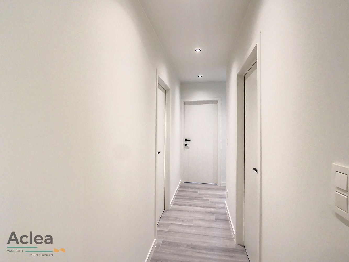 Prachtige recente koppelwoning met 5 slpks foto 13
