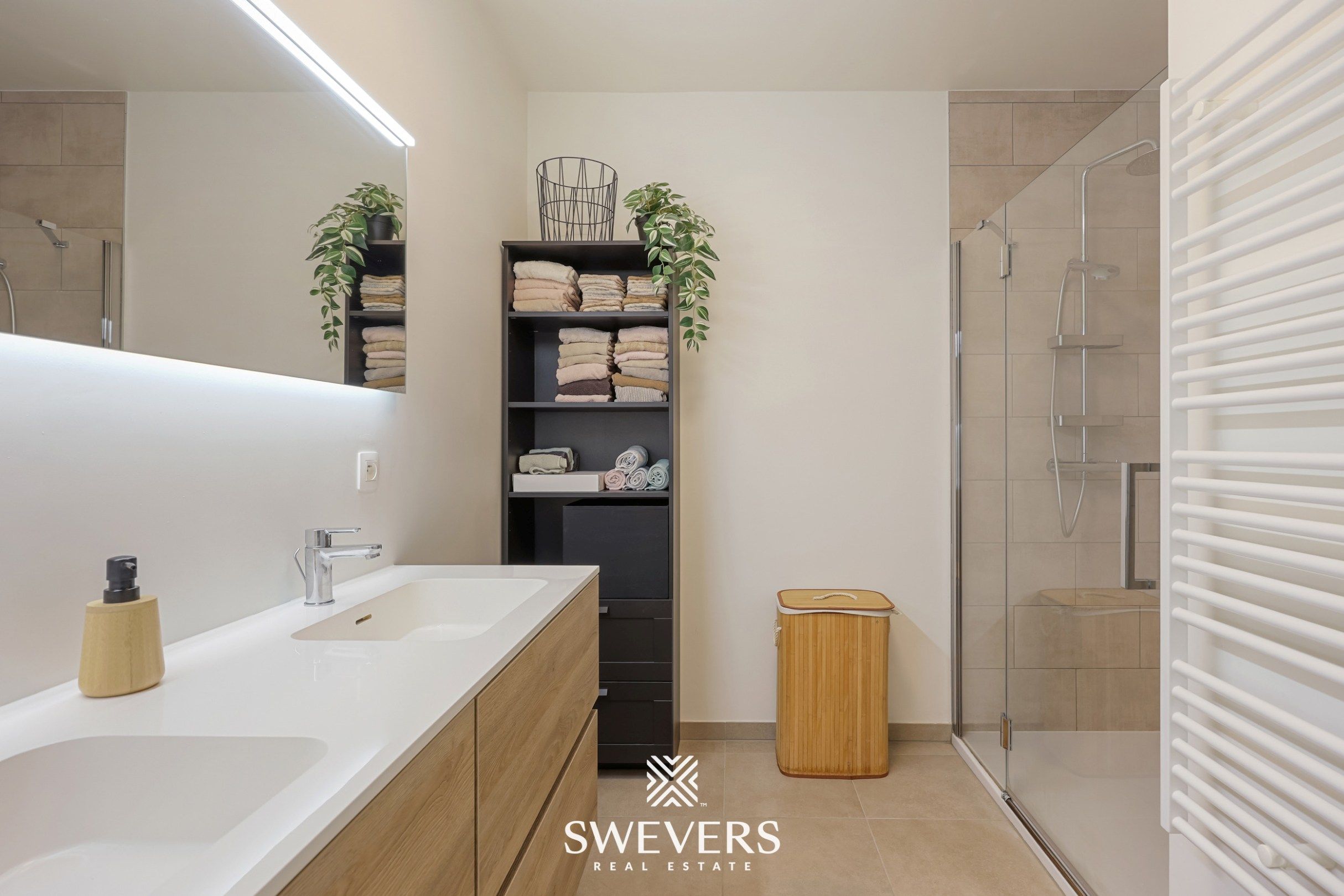 Gelijkvloers appartement met privétuin en dubbele garage foto 12