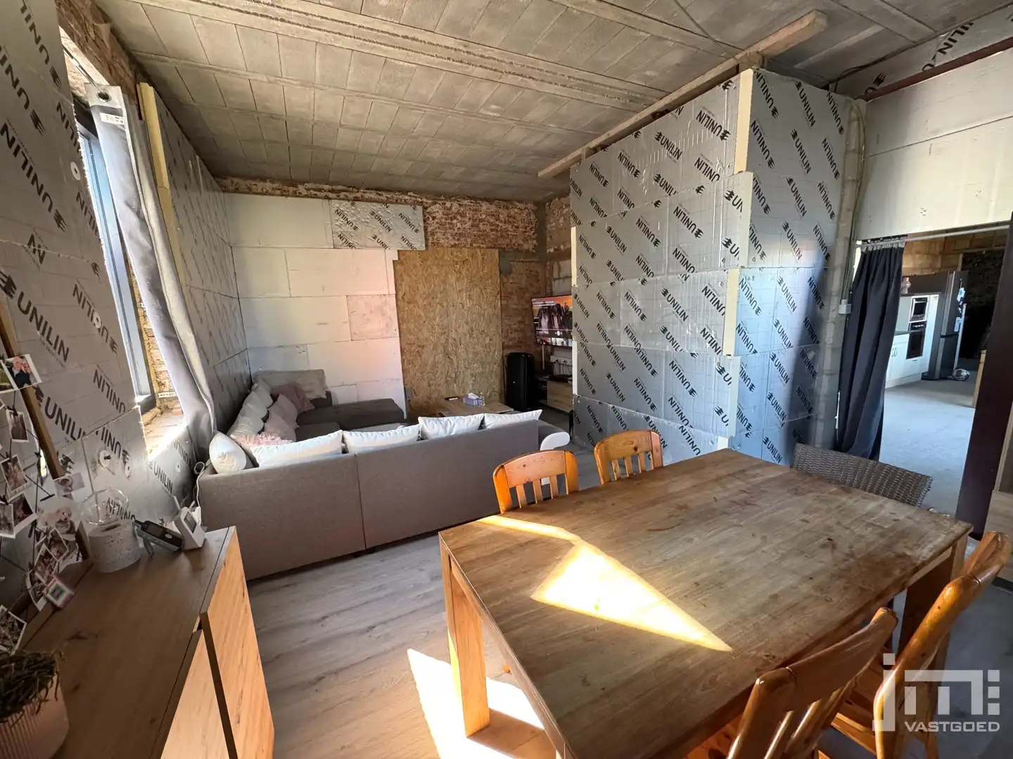 Verrassend ruime gezinswoning op 2.140 m² met 2 garages en tal van mogelijkheden foto 4