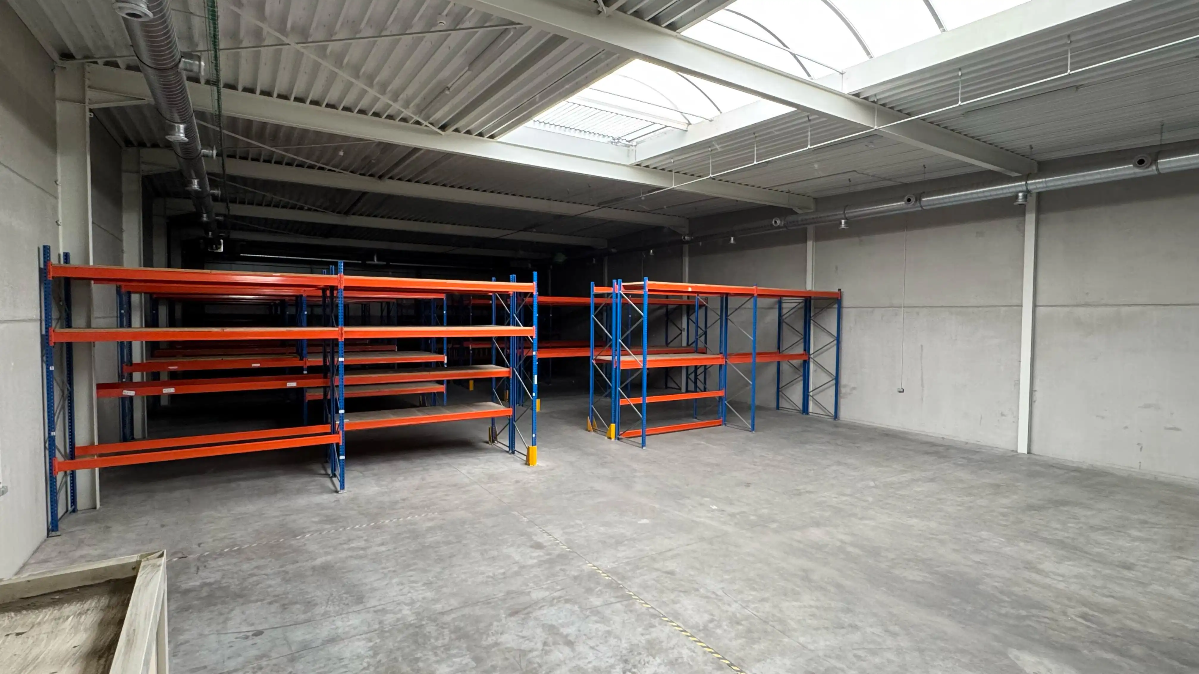 Standingvol bedrijfsgebouw foto 3