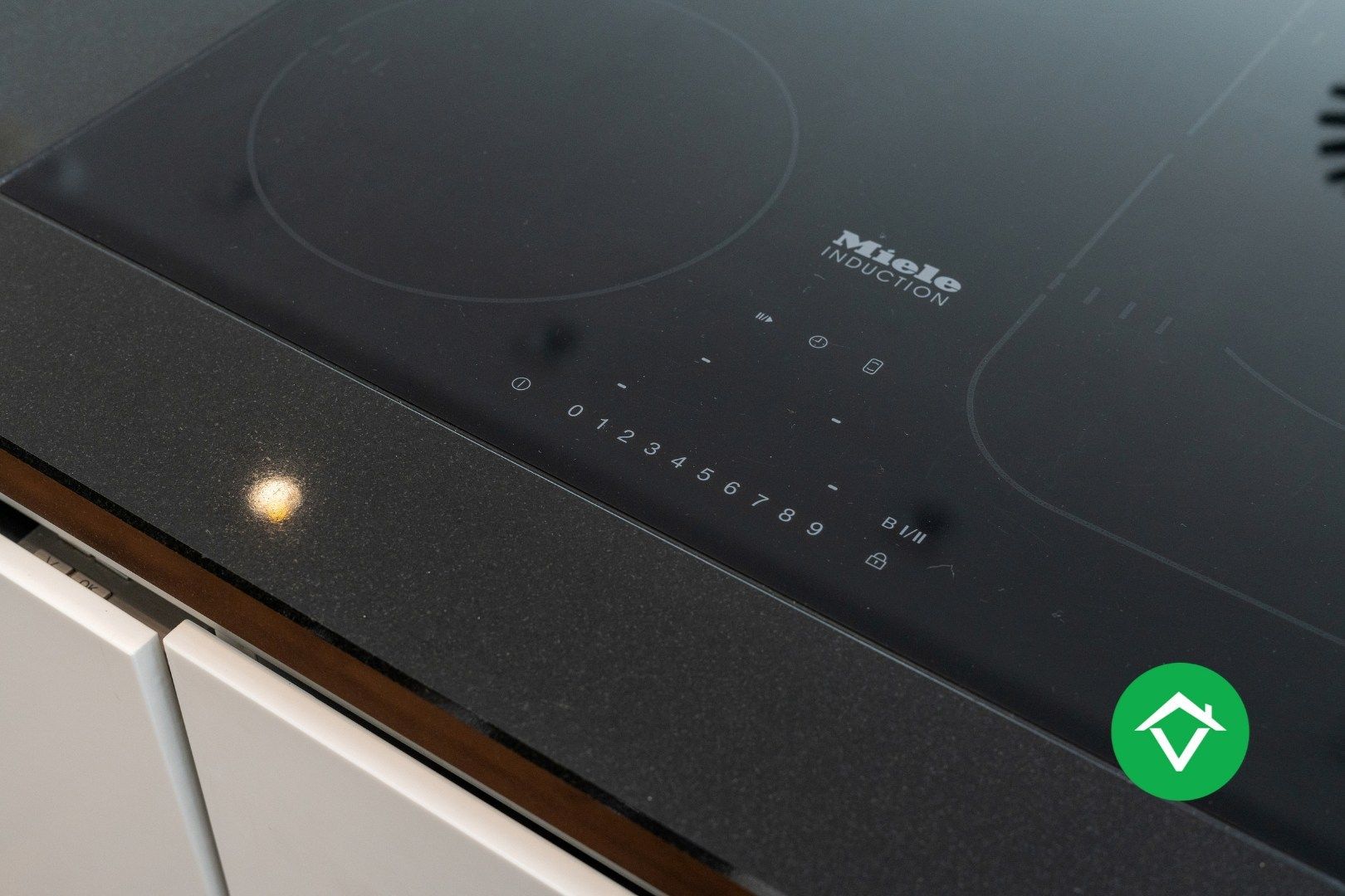 Instapklaar bemeubeld hoekappartement met 2 slaapkamers te koop in Oostende foto 16