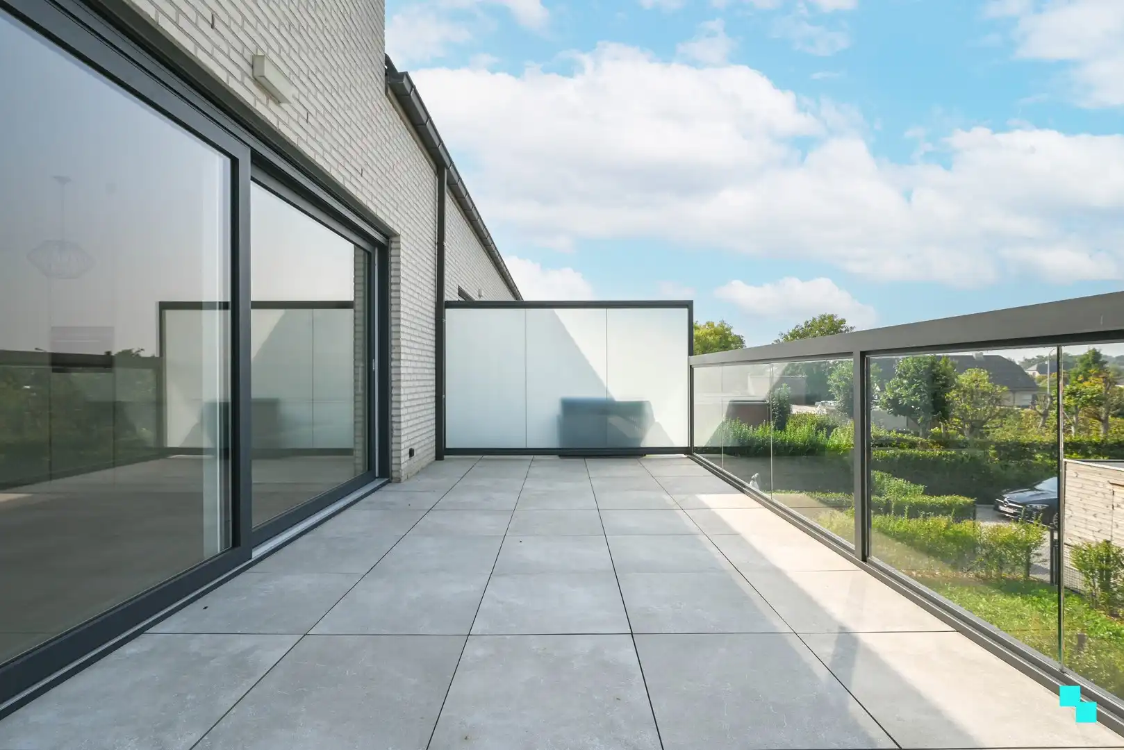 Recent appartement met terras en carport foto 13