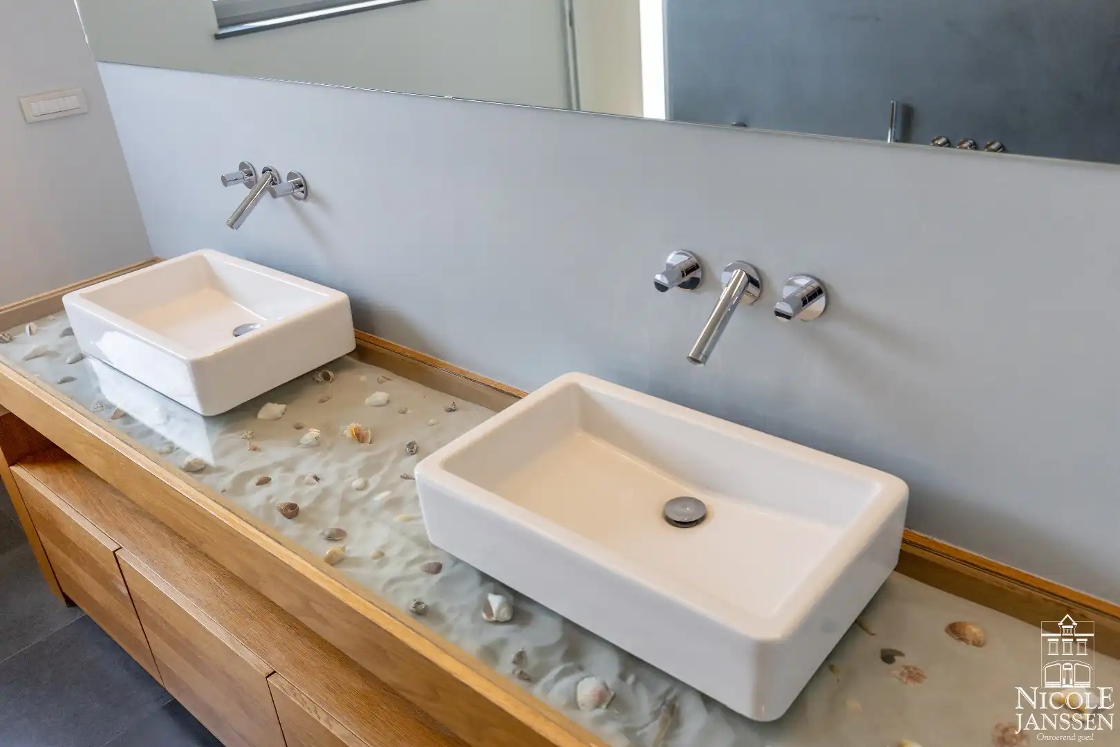 Zeer moderne en luchtige woning met twee slaapkamers gelegen op een rustige locatie foto 32