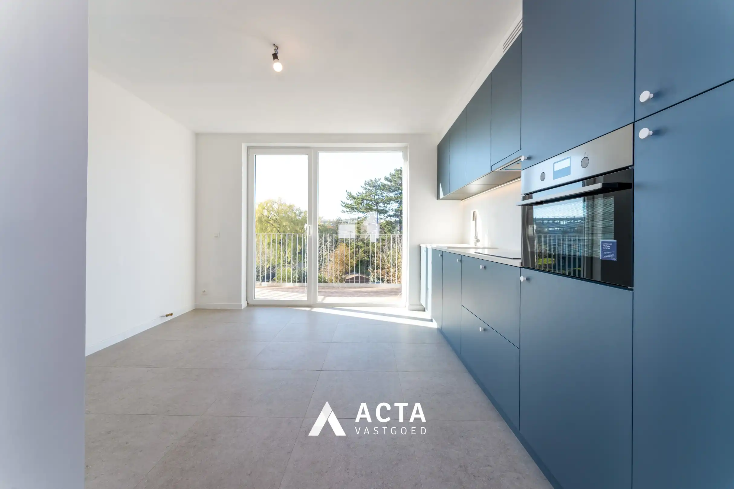 Recent gerenoveerd appartement met 2 slaapkamers op de tweede verdieping foto 5