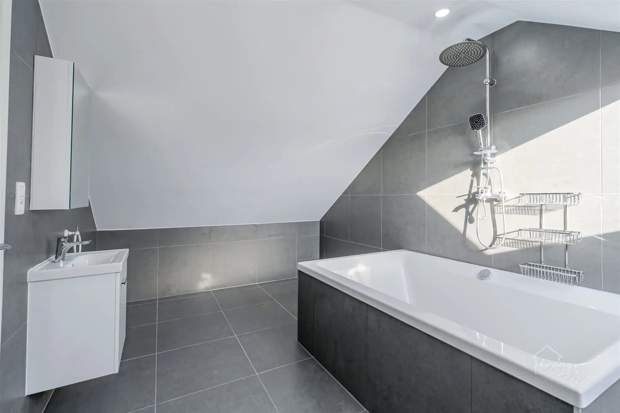 Ruim duplexappartement 4 slaapkamers 2 badkamers!  foto 12