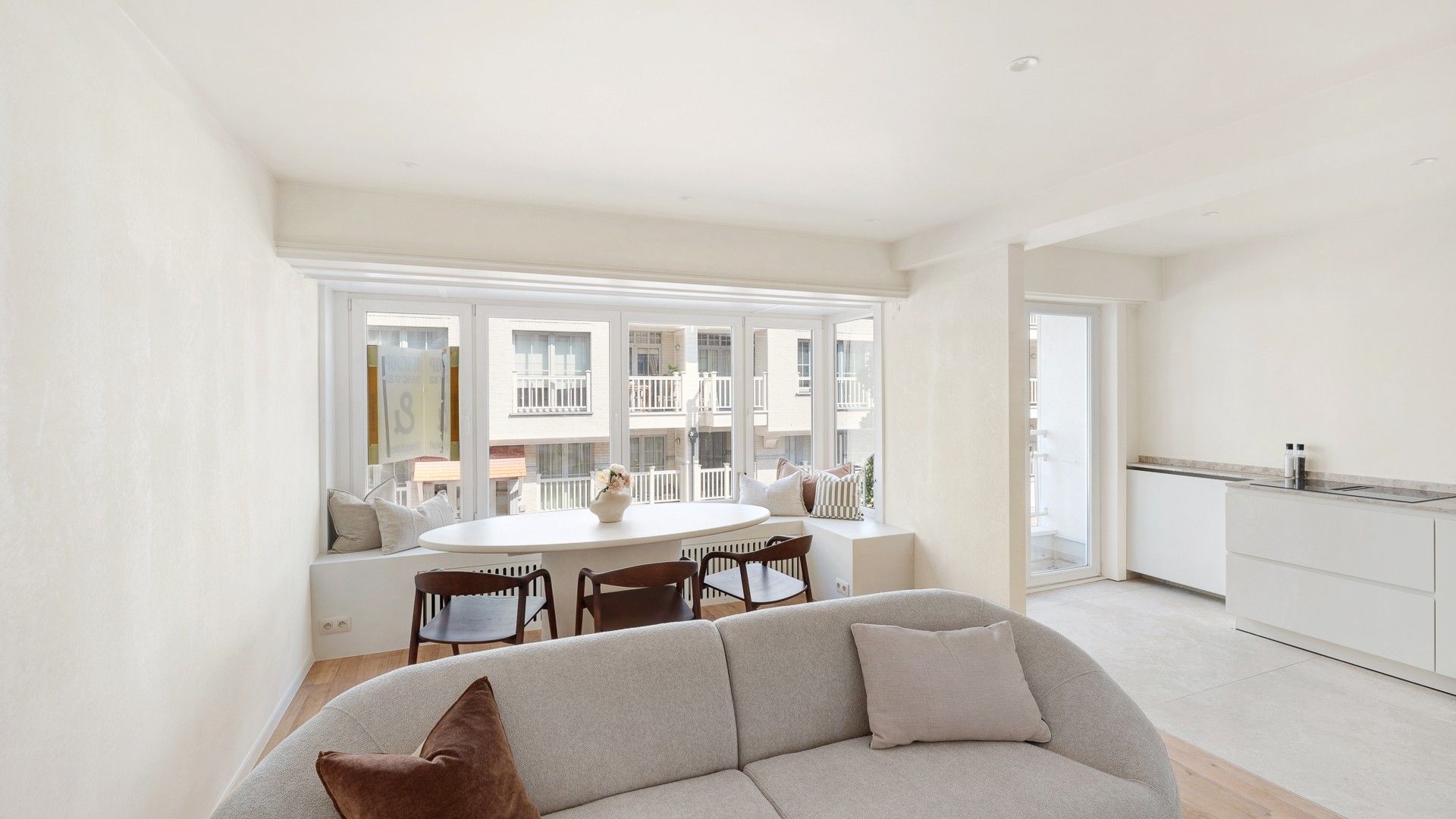 Smaakvol  2-slaapkamerappartement nabij het Zoute foto 3