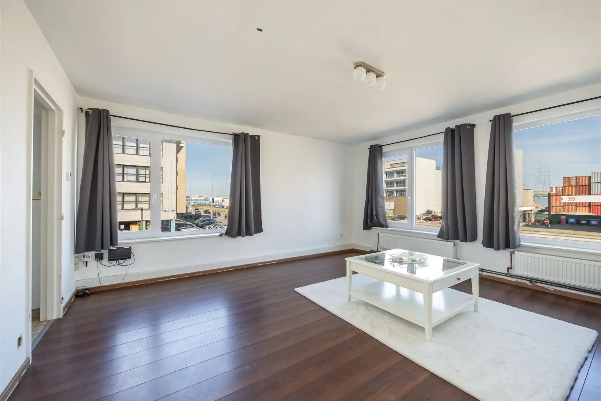 Lichtrijk hoekappartement met 1 slaapkamer foto 3