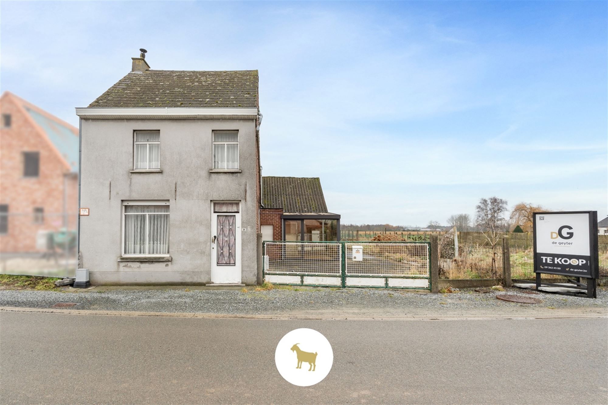 Te slopen WONING op uniek ruim PERCEEL (BOUW)GROND van ca. 3.310 m² foto 2