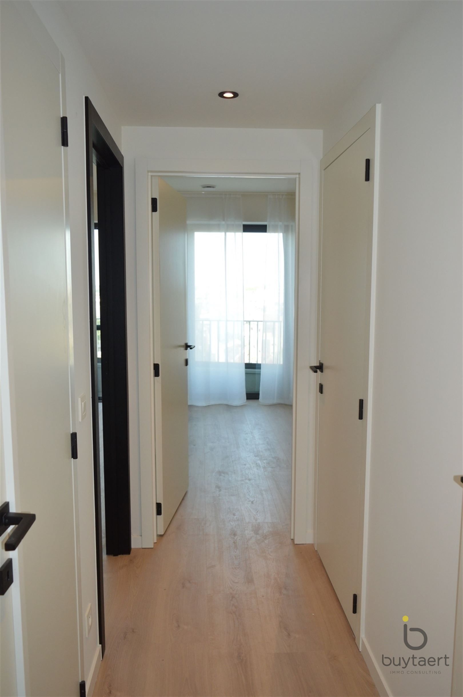 Een slaapkamer appartement met panoramisch uitzicht! foto 10