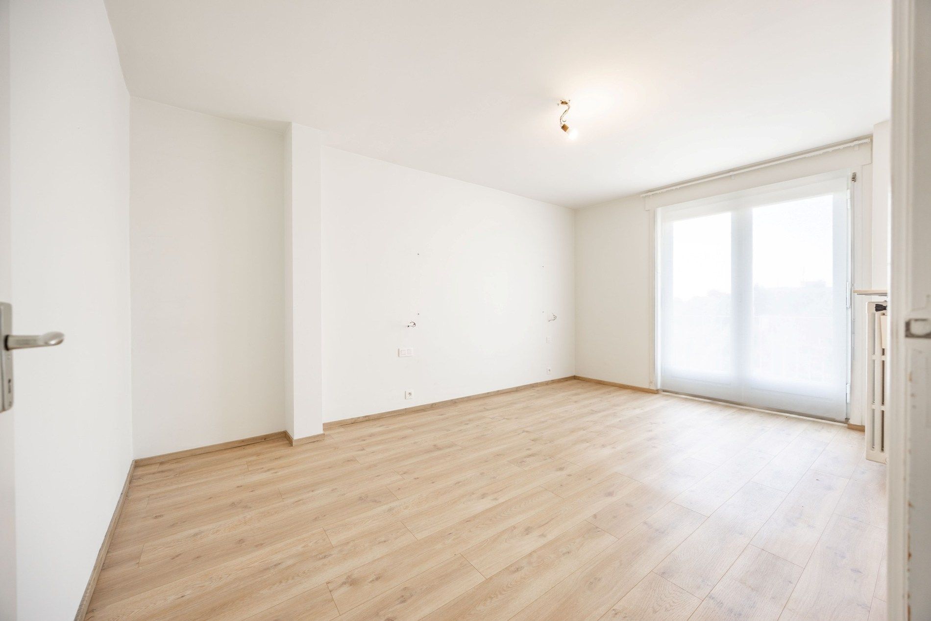 RUIM INSTAPKLAAR APPARTEMENT MET GARAGE foto 11