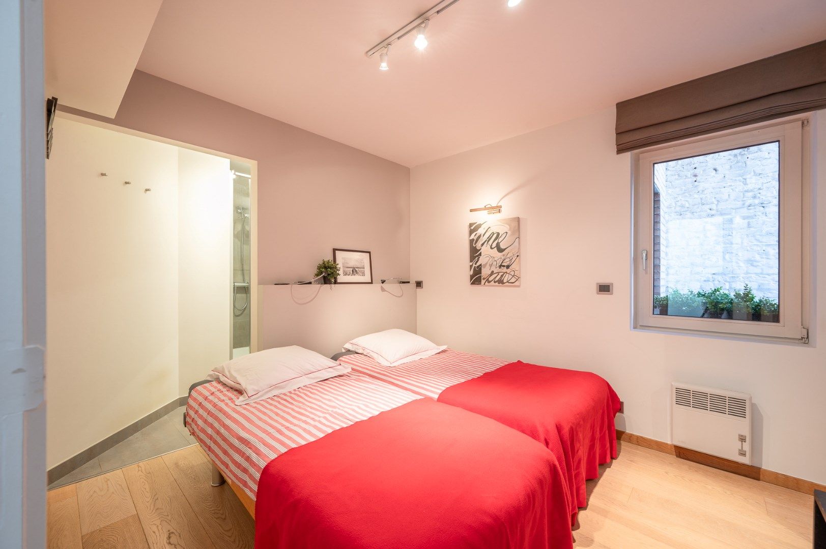Perfect gelegen drie slaapkamer appartement met zonneterras foto 20