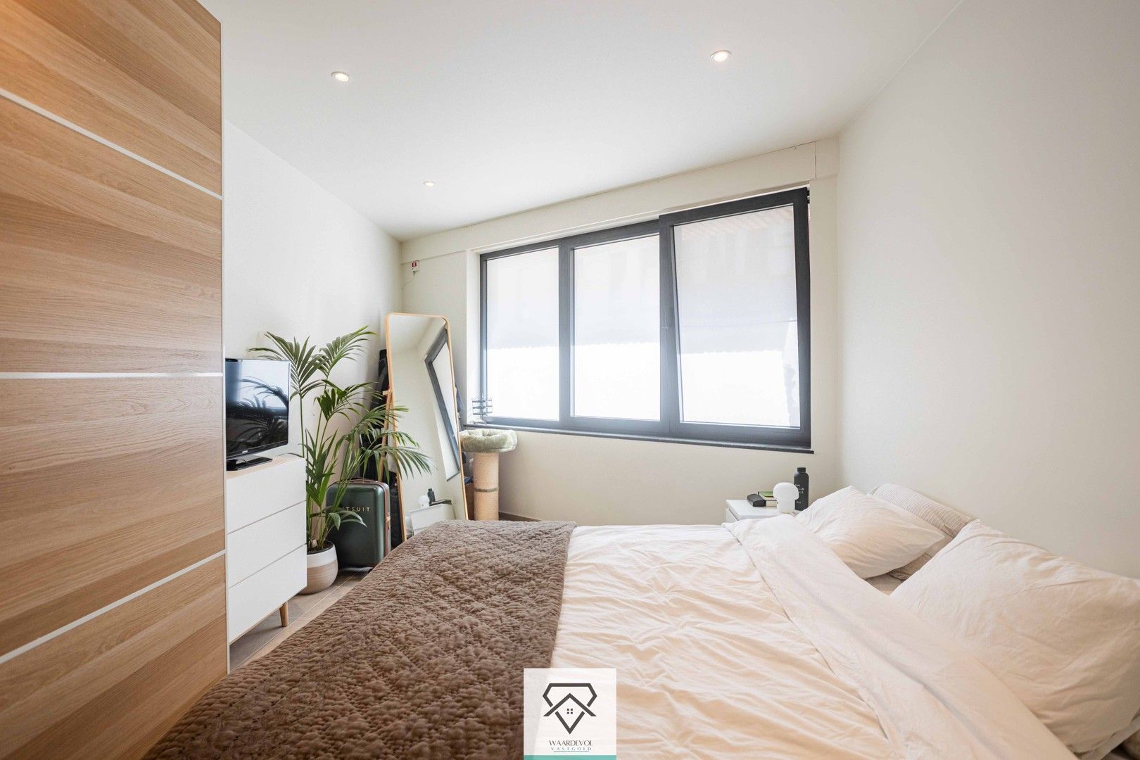 Uitzonderlijk appartement met tuin, zeer ruime garage en topligging nabij Sint-Pietersplein foto 13