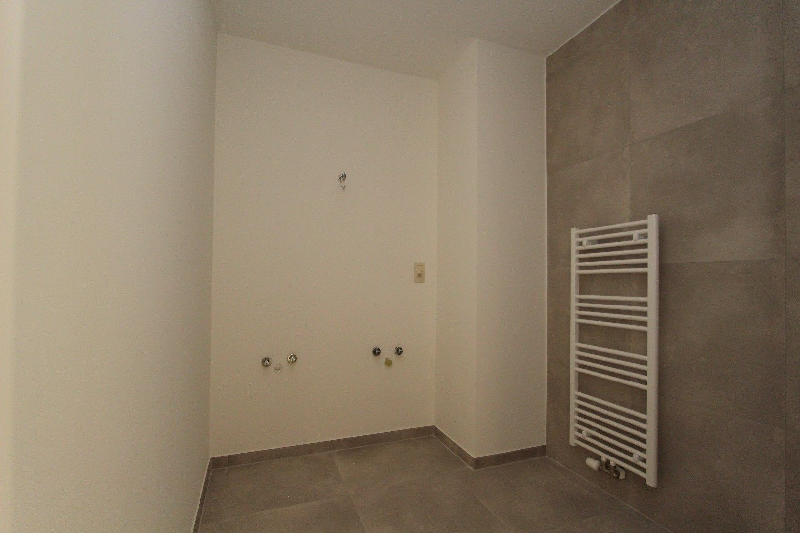 INSTAPKLAAR APPARTEMENT MET 3 SLAAPKAMERS EN GROOT TERRAS - 6% BTW mogelijk! foto 13