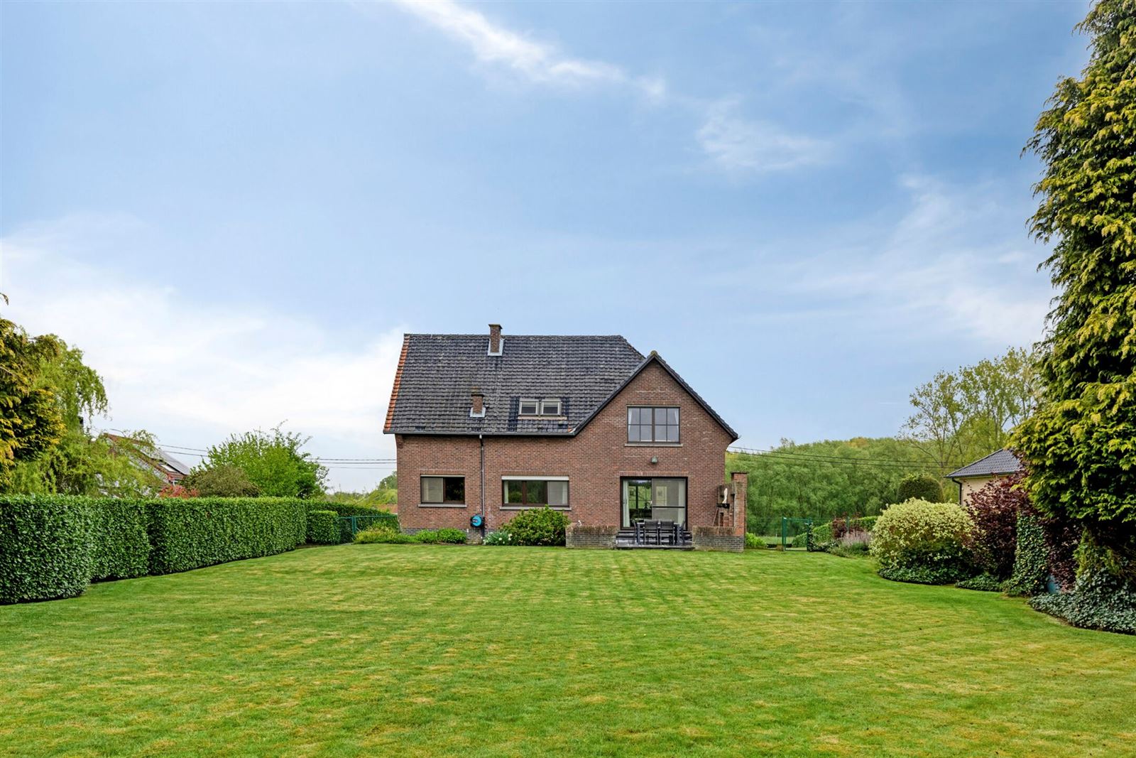 Ruime villa te koop in oase van rust foto 31
