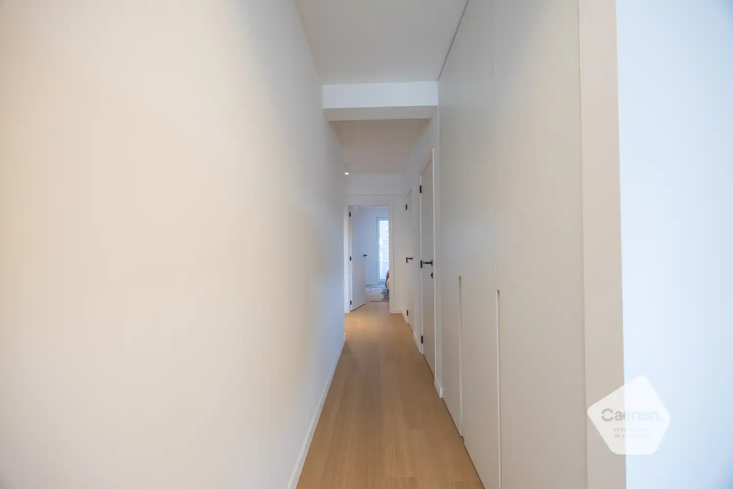 Gerenoveerd drie slaapkamer appartement foto 11