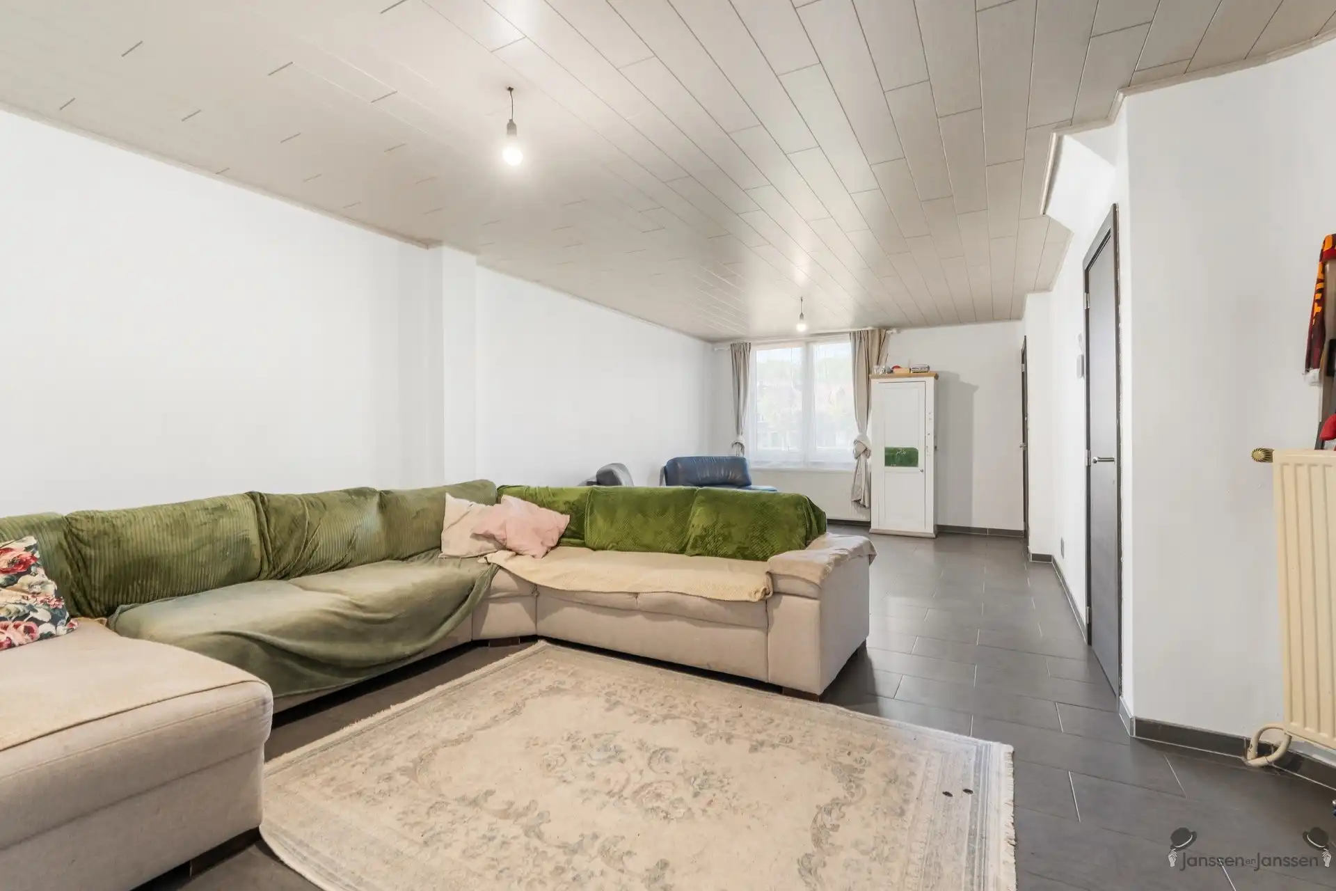 Charmante rijwoning met tuin in het groene Waterschei foto 7