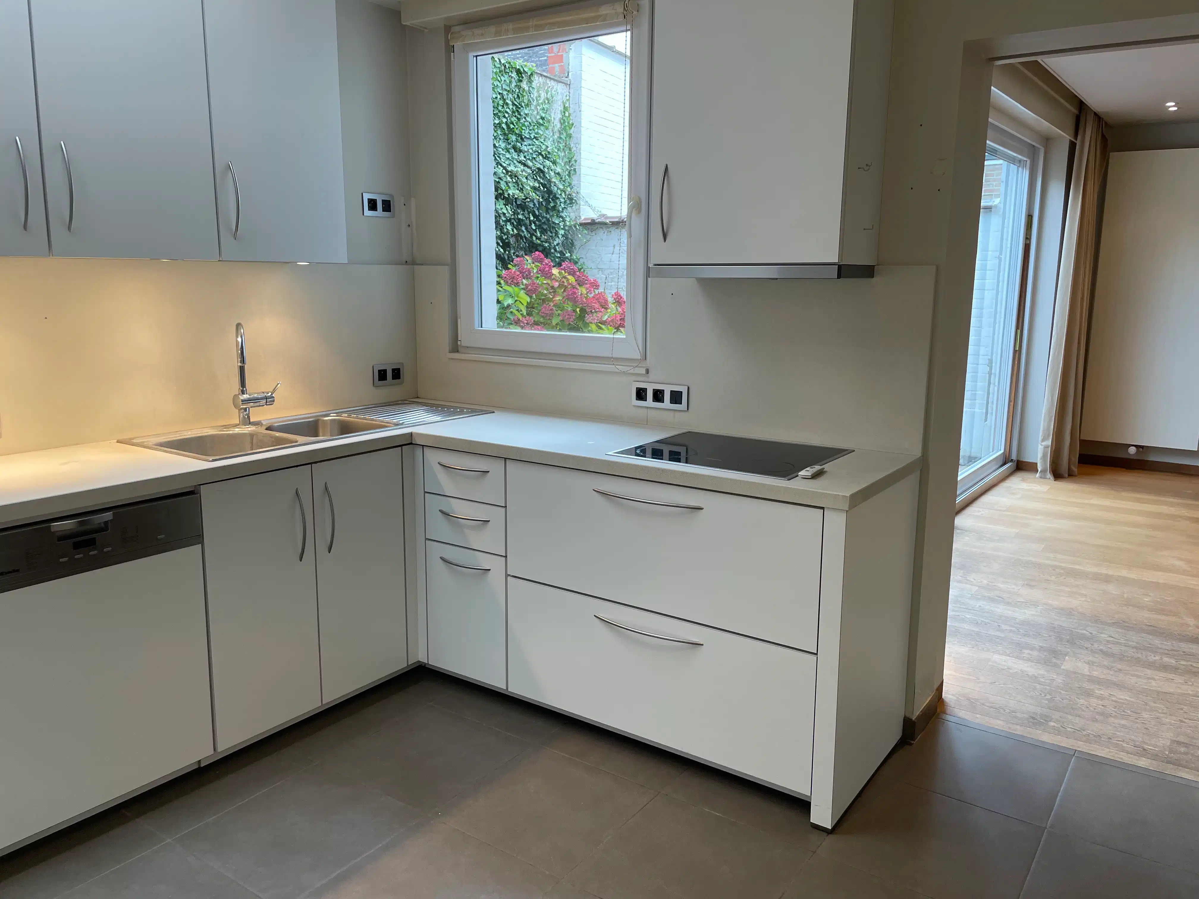 Ruime vier-slaapkamer BURGERWONING + garage & groot terras foto 15