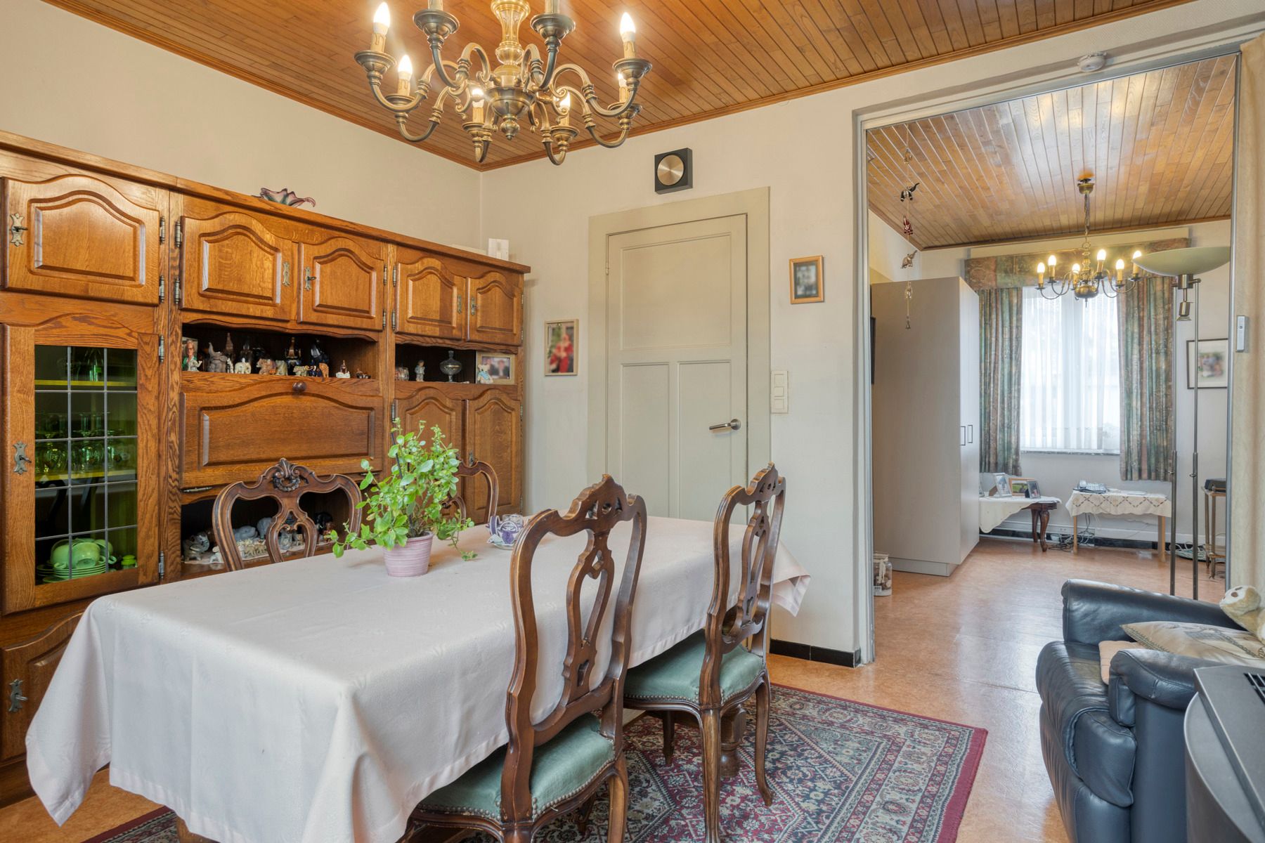 Te renoveren stadswoning met 3 slaapkamers en tuin! foto 6