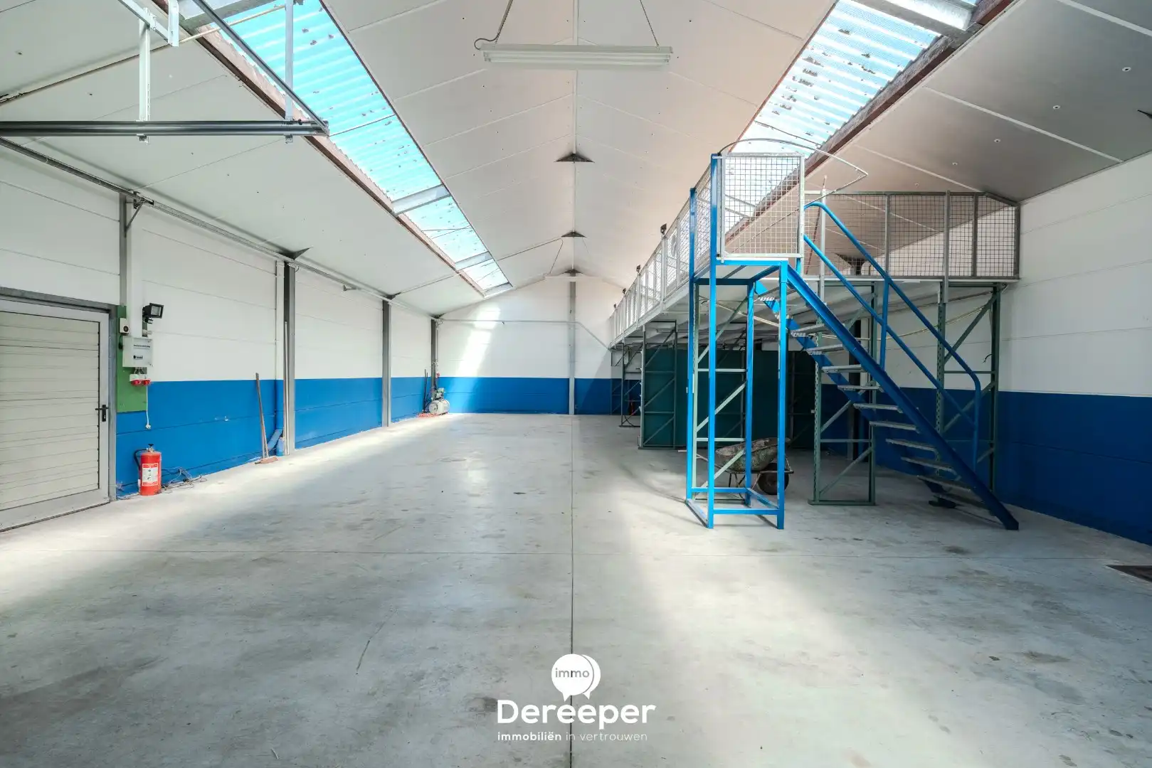 Commercieel pand met showroom, atelier, opslagplaatsen en woonst op toplocatie foto 6
