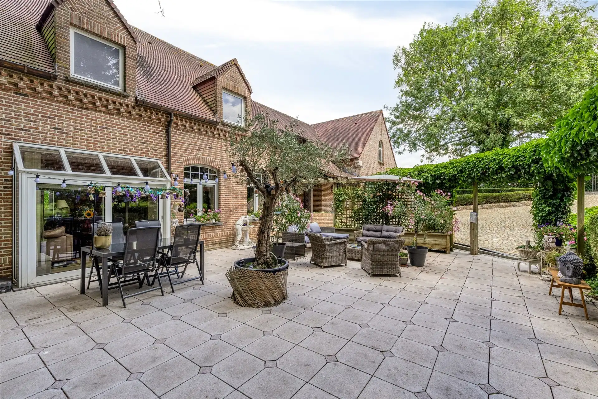 Exclusief gelegen villa op 3.970 m² in Sint-Lievens-Houtem foto 21