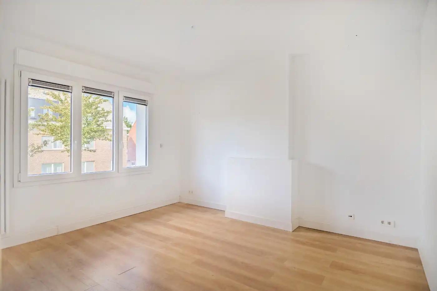 Deels gerenoveerde gezinswoning met 3 à 4 slpk. en tuin foto 15