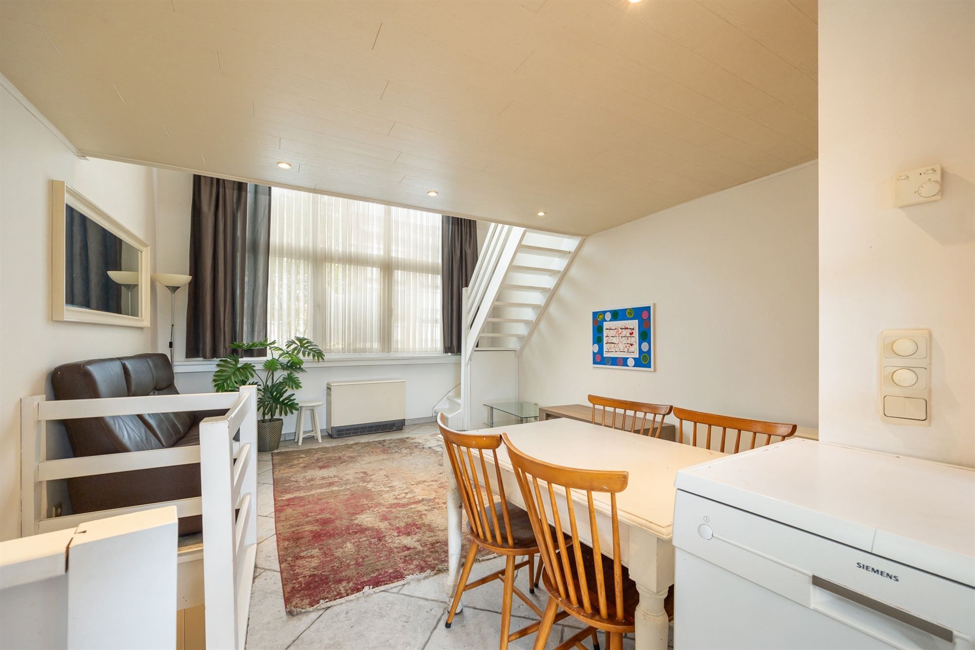 Woning met garage/ruime opslagplaats foto 6