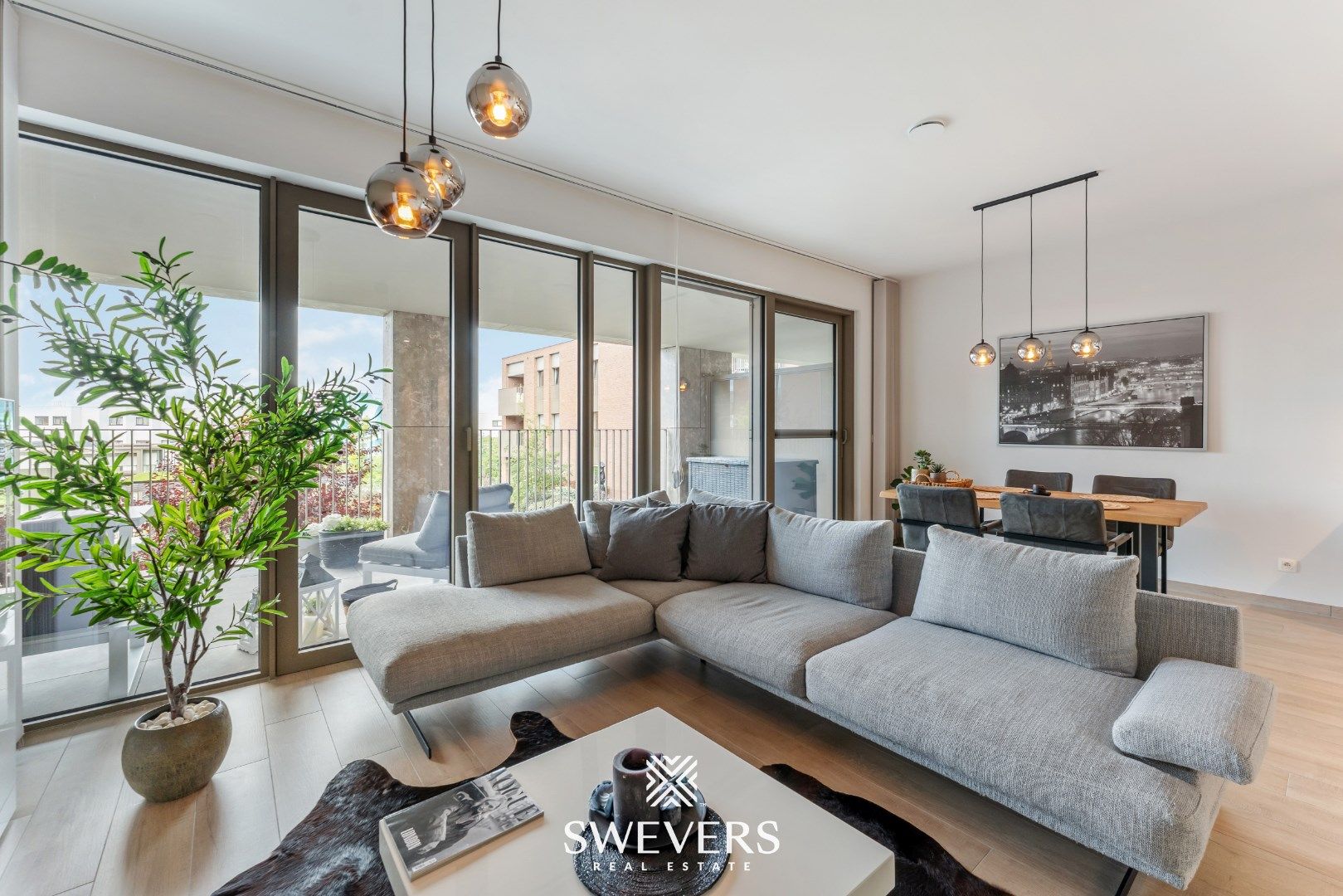Stijlvol, instapklaar 2 slpk-appartement met zonrijk terras op TOPlocatie te Quartier Bleu foto {{pictureIndex}}