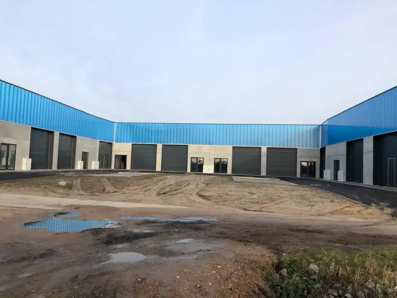 Moderne loods van 173m² met privé parkeerplaats foto 9