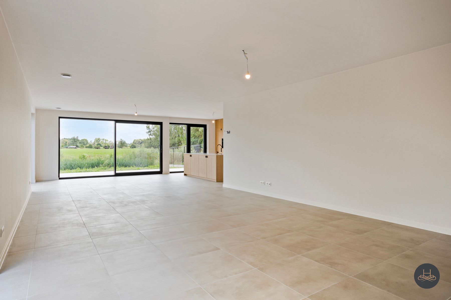 Hoogwaardig afgewerkte nieuwbouw villa met open zicht foto 5