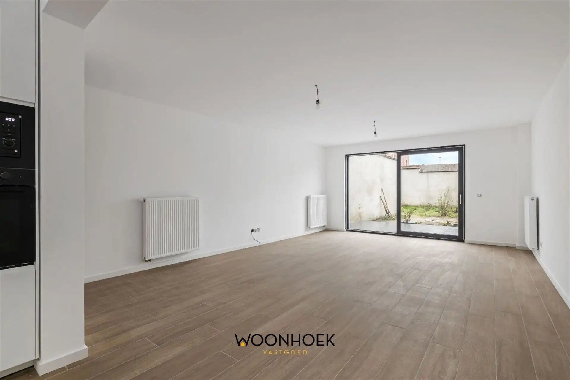 Gerenoveerde, 4-slpk woning met 2 badkamers en tuin! foto 3