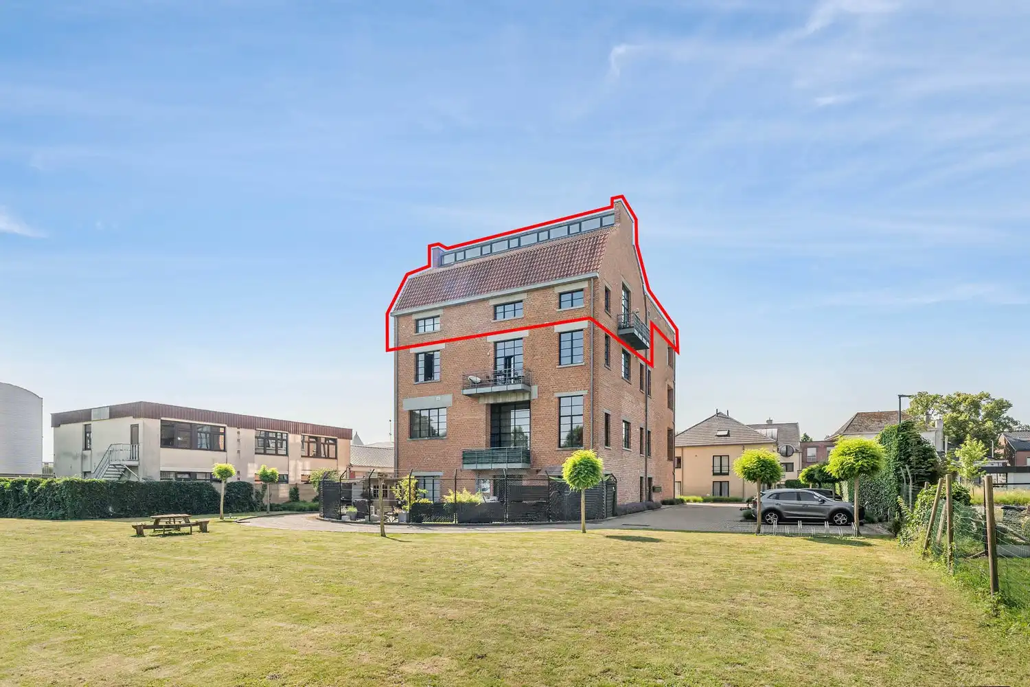 Unieke industriële loft van 240 m² met panoramisch dakterras van 96 m², jacuzzi en sauna foto 34