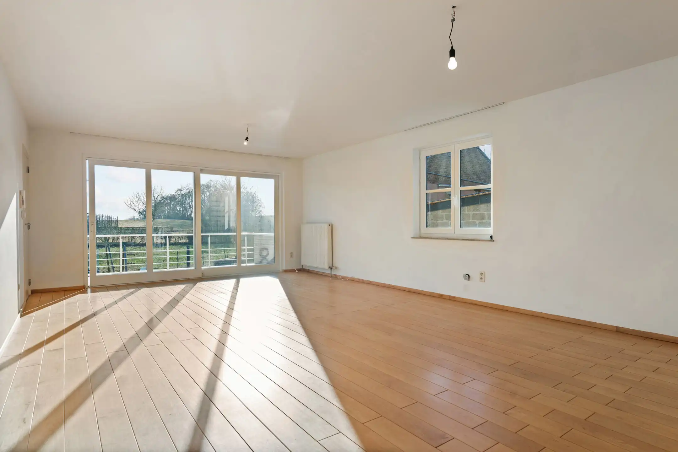 Gelijkvloersapp. met ruime garage te Heukelom foto 3