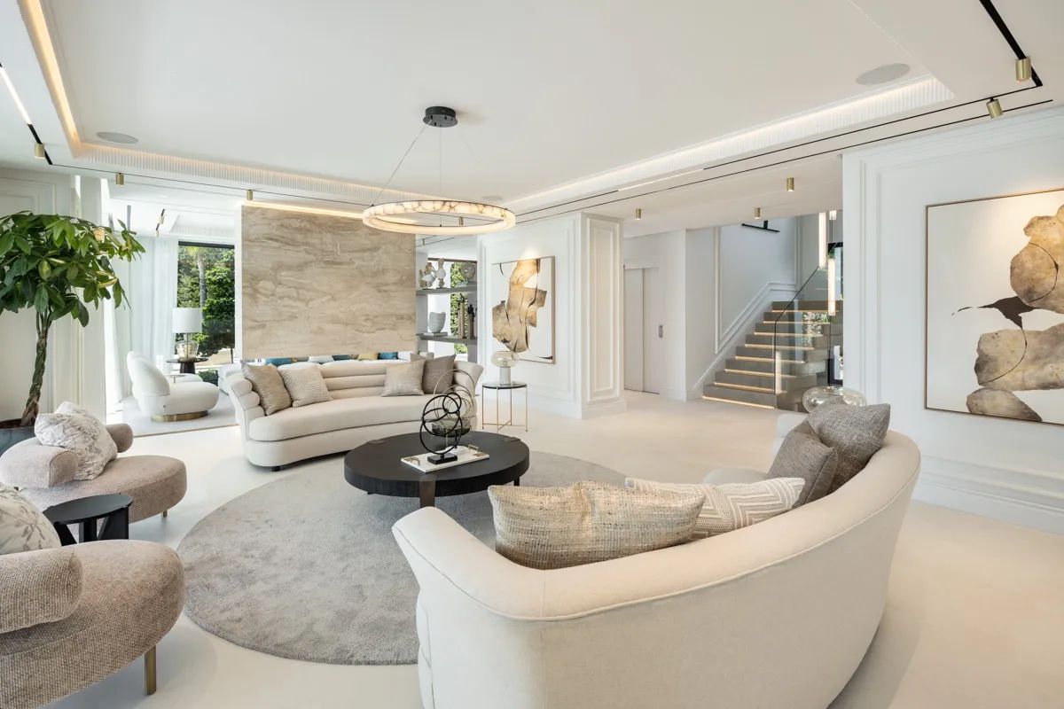 Exclusieve villa in Sierra Blanca met ruime tuin en zwembad – luxe levensstijl op zijn best foto 9