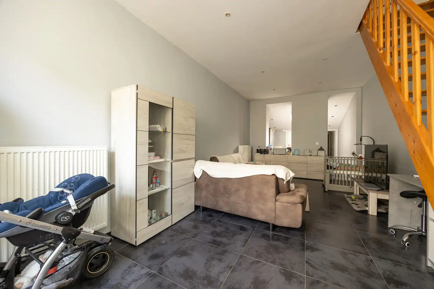 Charmante en instapklare starterswoning met grote Zuid-tuin foto 2