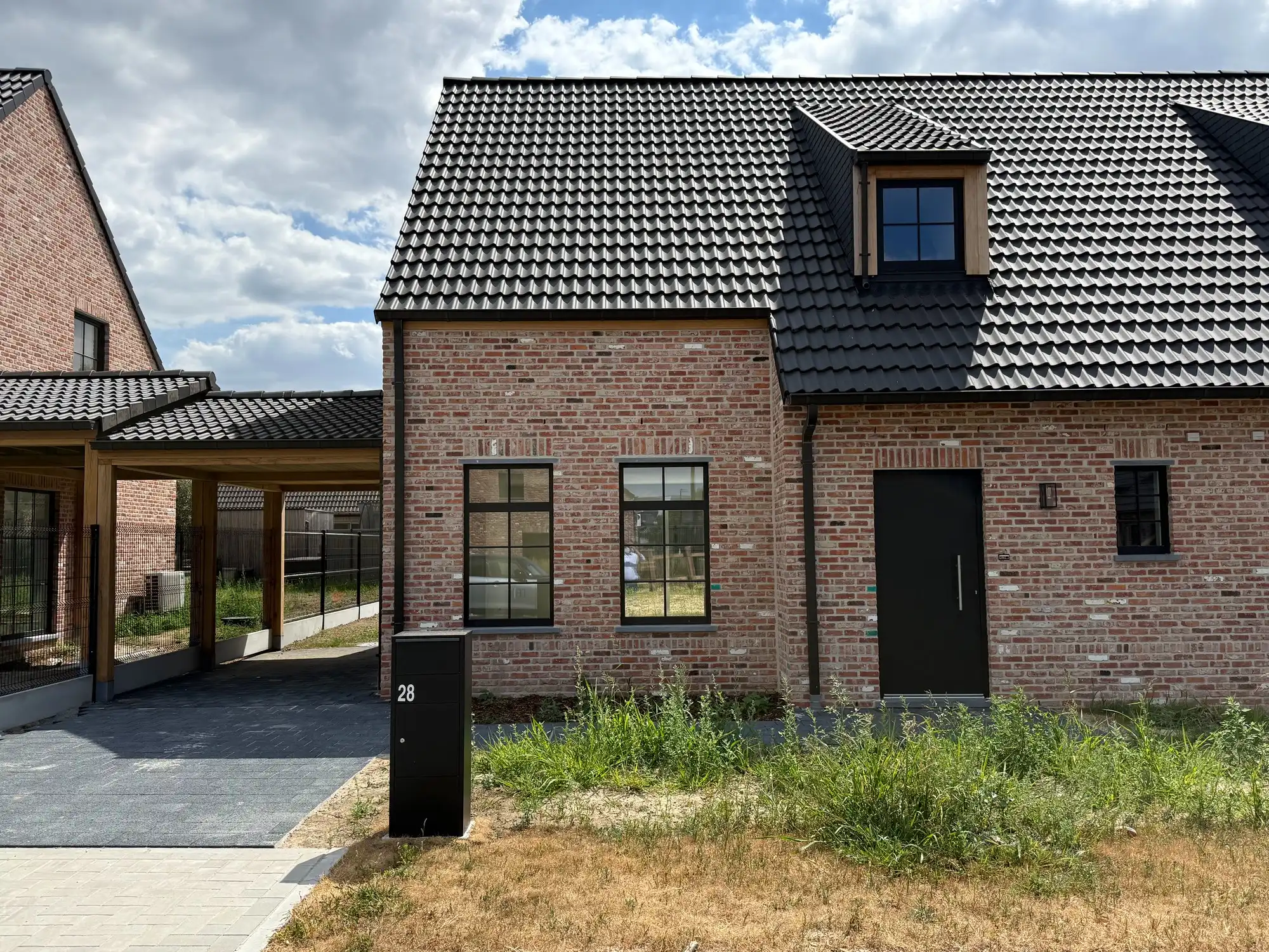 Nieuwgebouwde energiezuinige halfopen woning  | Ritsaard 28 foto {{pictureIndex}}