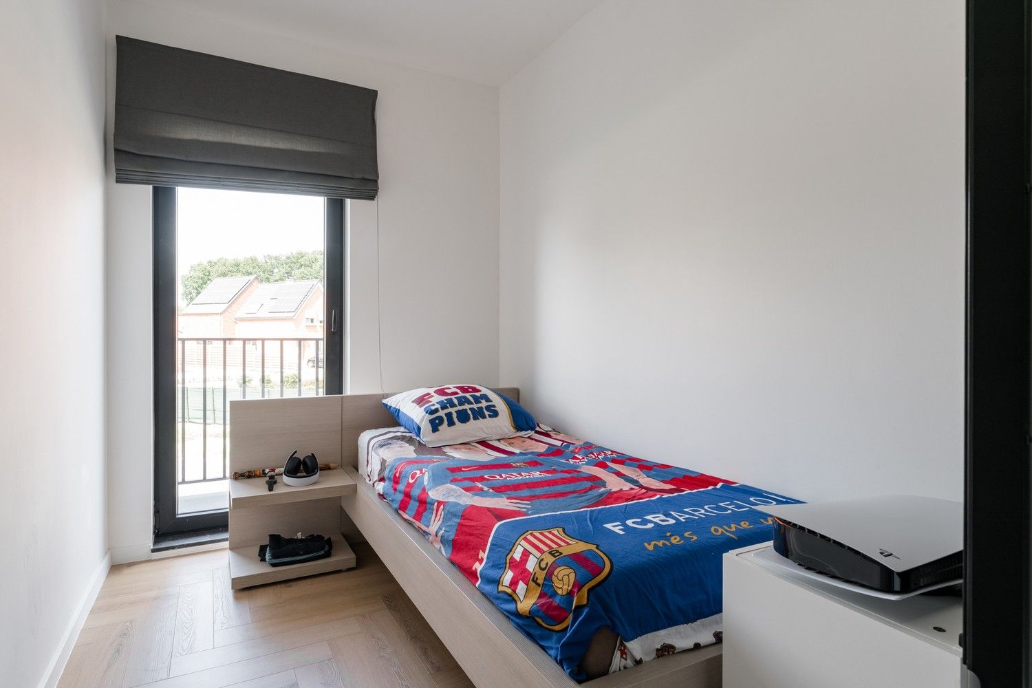 Ruim en volledig gerenoveerd 3 slaapkamer appartement foto 13