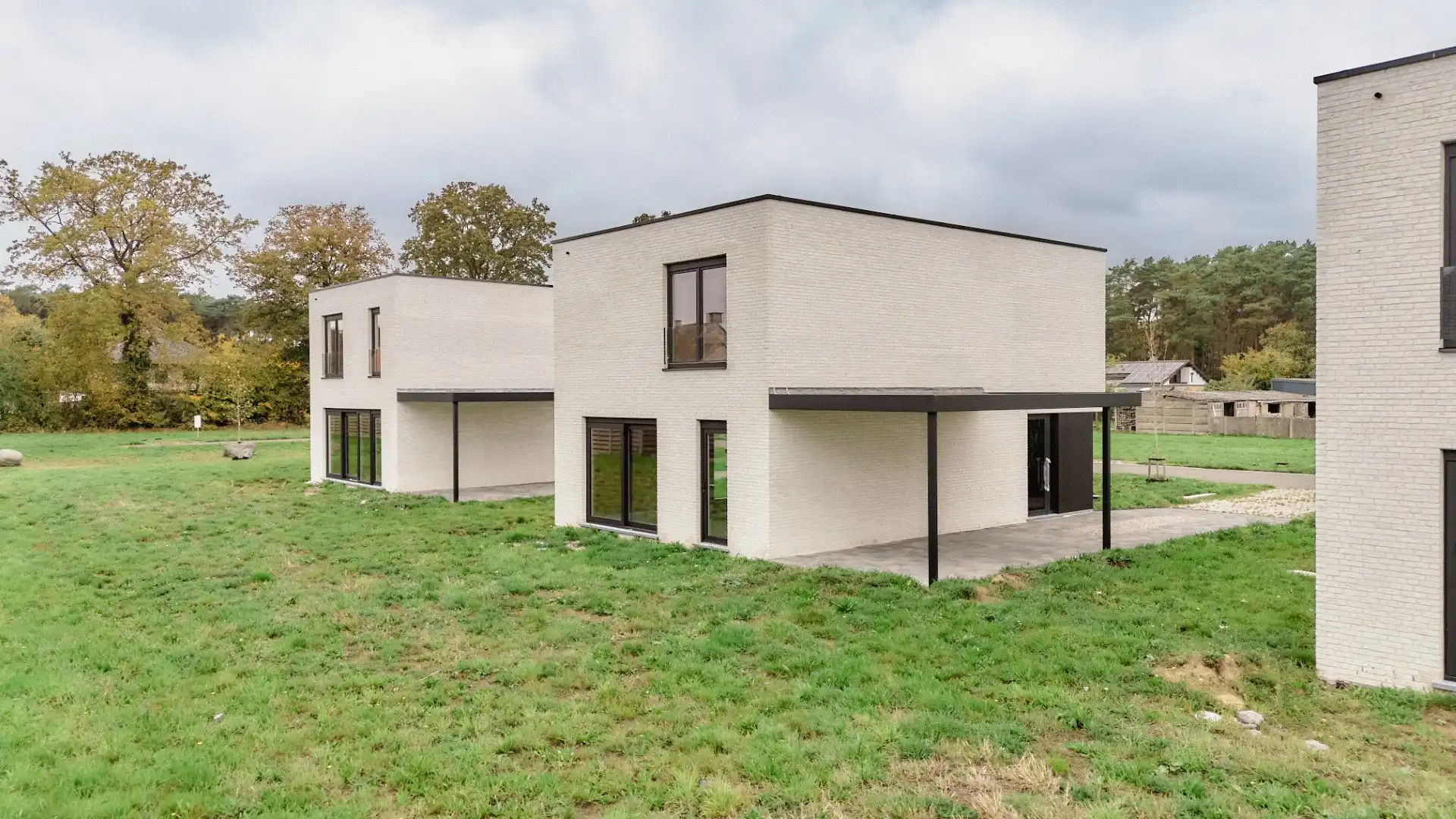 Moderne vrijstaande woning met zuid gerichte tuin foto 7