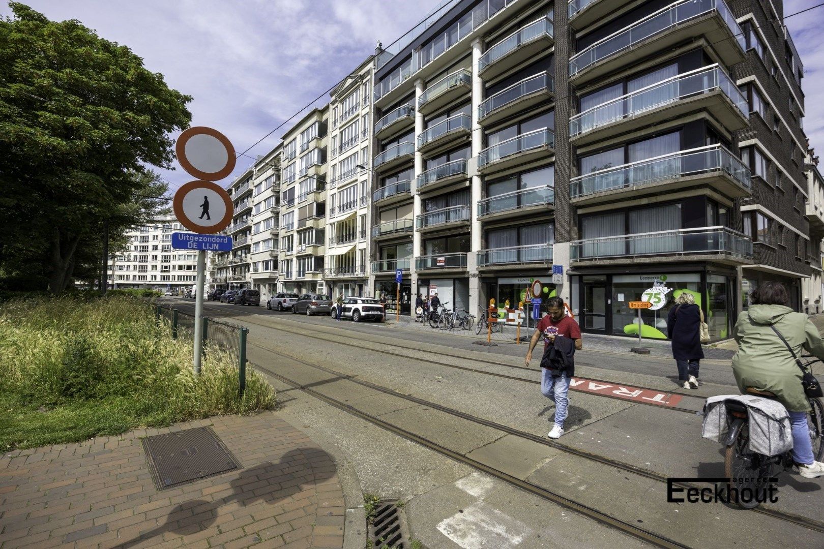 Mooi en centraal gelegen 2 slaapkamerappartement met open zicht! foto 14