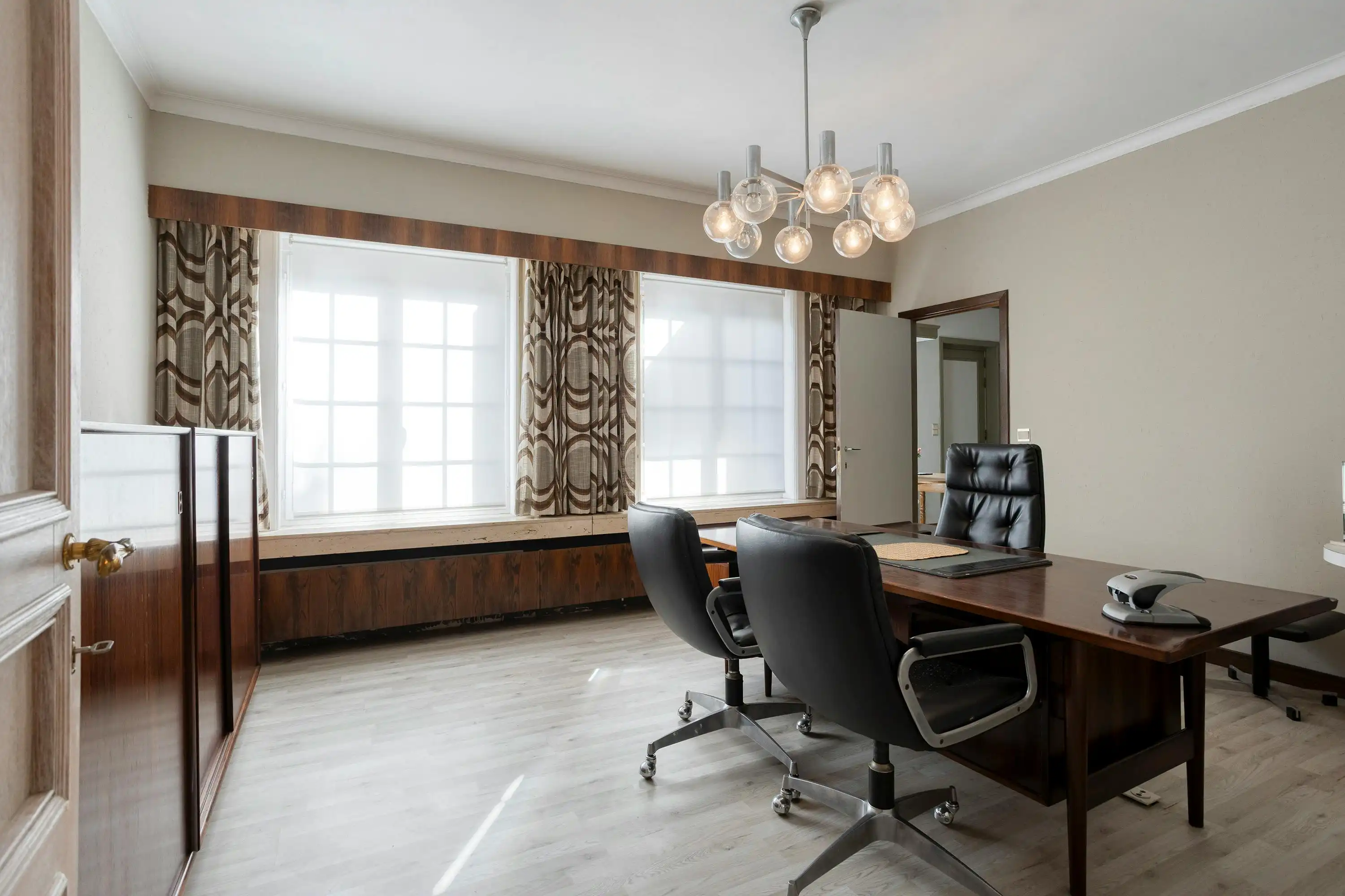 Mooi gelegen landhuis te koop in Meerbeke foto 11