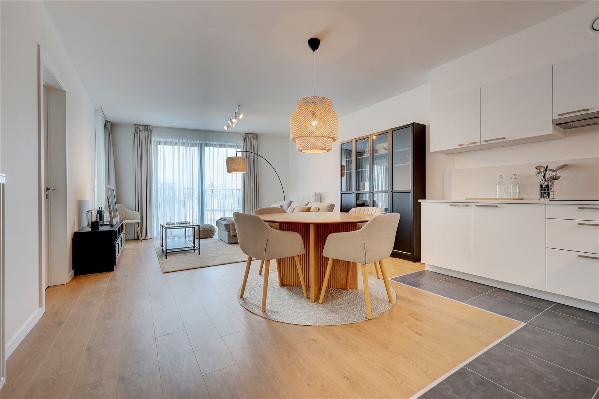 Nieuw gemeubeld appartement met 3 slaapkamers en 3 badkamers Antwerpen foto 2