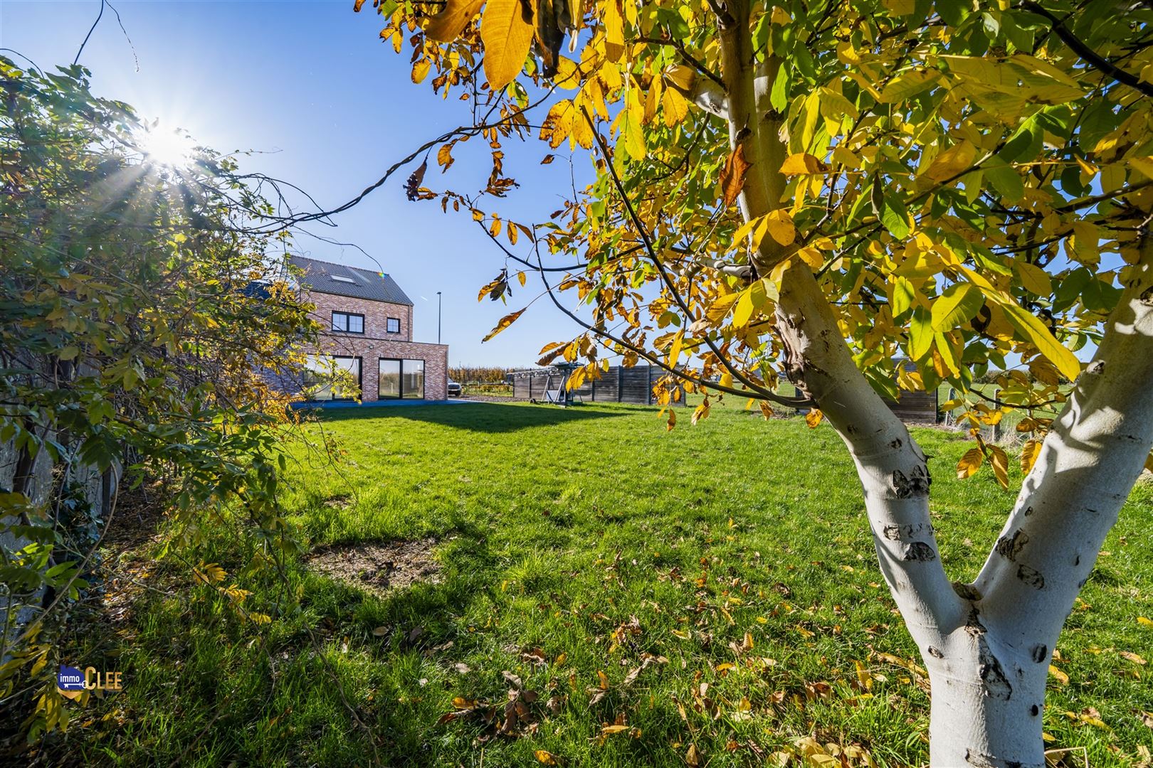 Volledig gerenoveerde gezinswoning foto 24