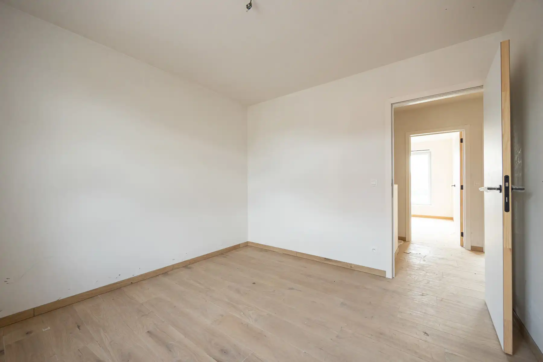 Woning met 3 slaapkamers en carport/fietsenberging op perceel van ca 366m² foto 14