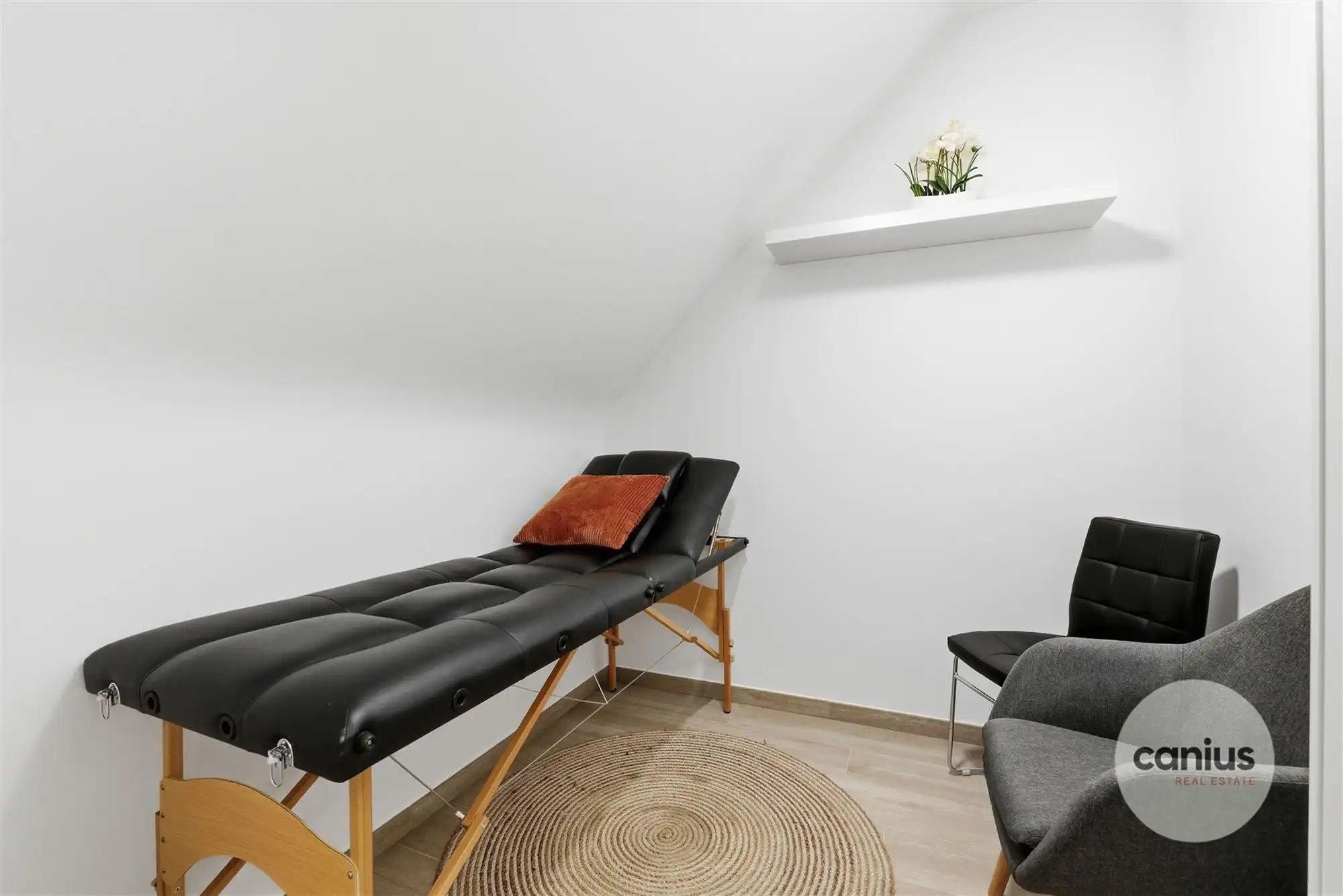 WONING MET LIFT NABIJ HET CENTRUM foto 27