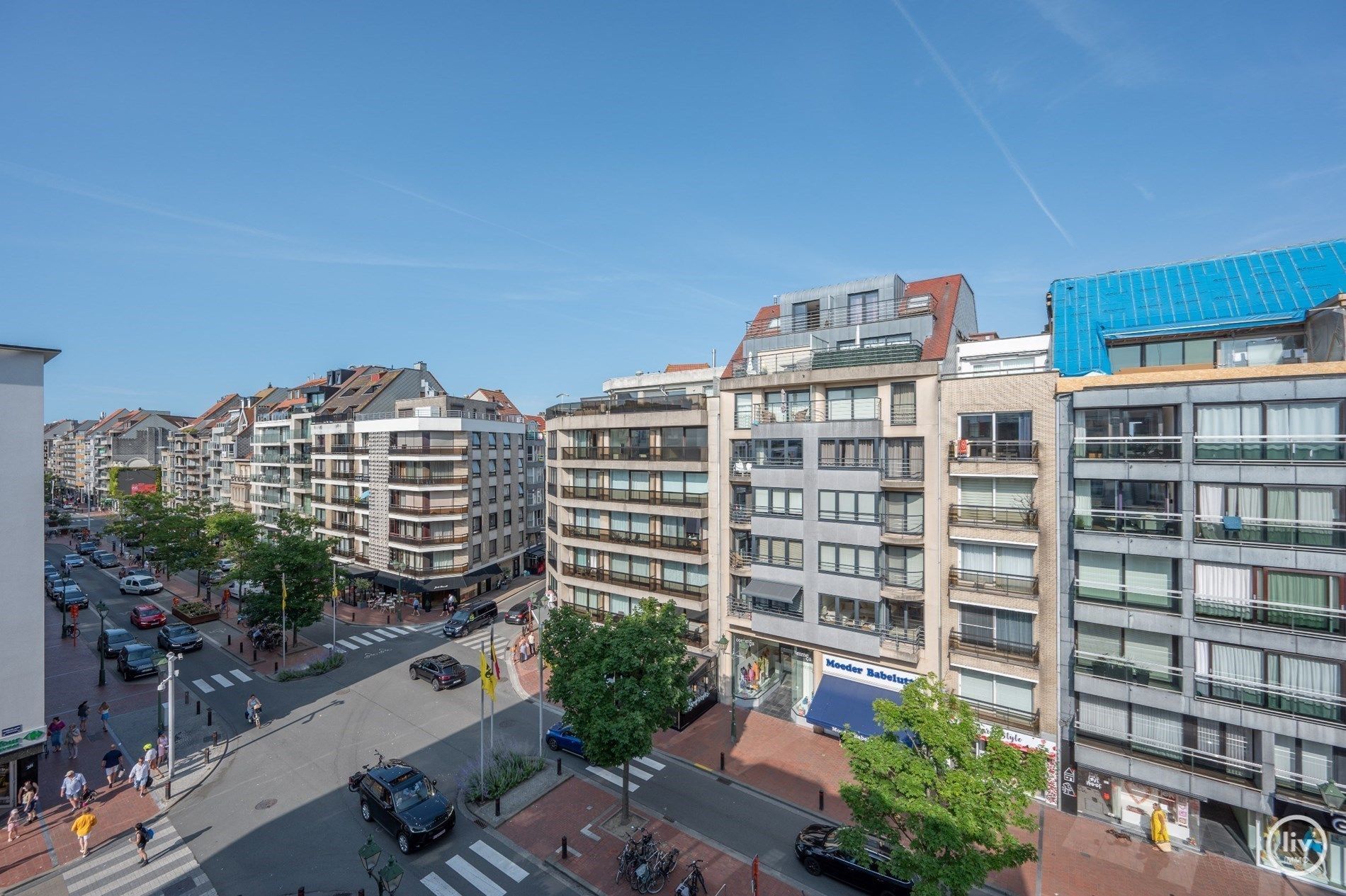 Smaakvol gerenoveerd appartement met mooie gevelbreedte gelegen op de Lippenslaan op enkele passen van het strand. foto 4