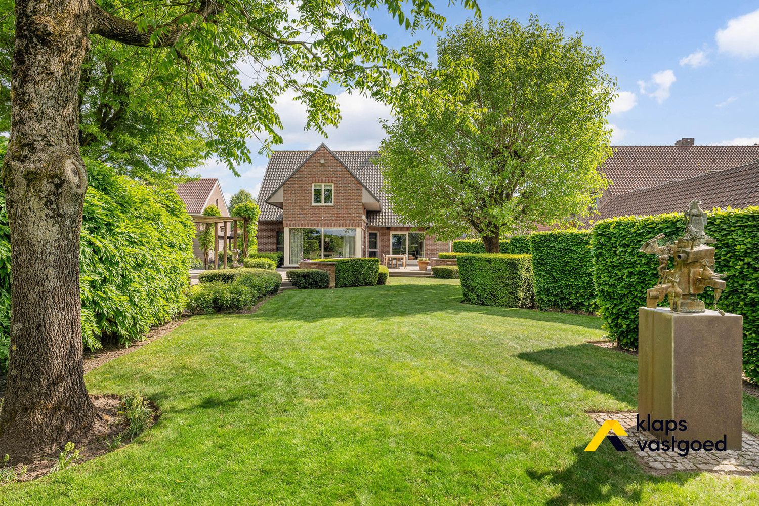Uitzonderlijk mooie villa op 2.114 M2 in Kinrooi. foto 6