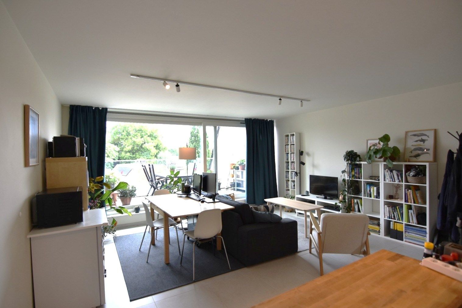 Lichtrijk 2-slpk appartement met privé parking nabij Rumbeke foto 6