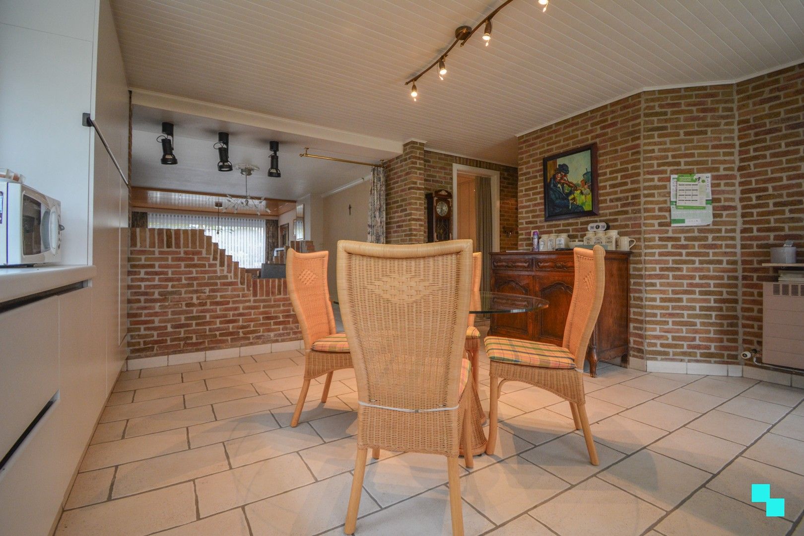 Verrassend ruime HOB met praktijk te Sint-Henricus foto 7